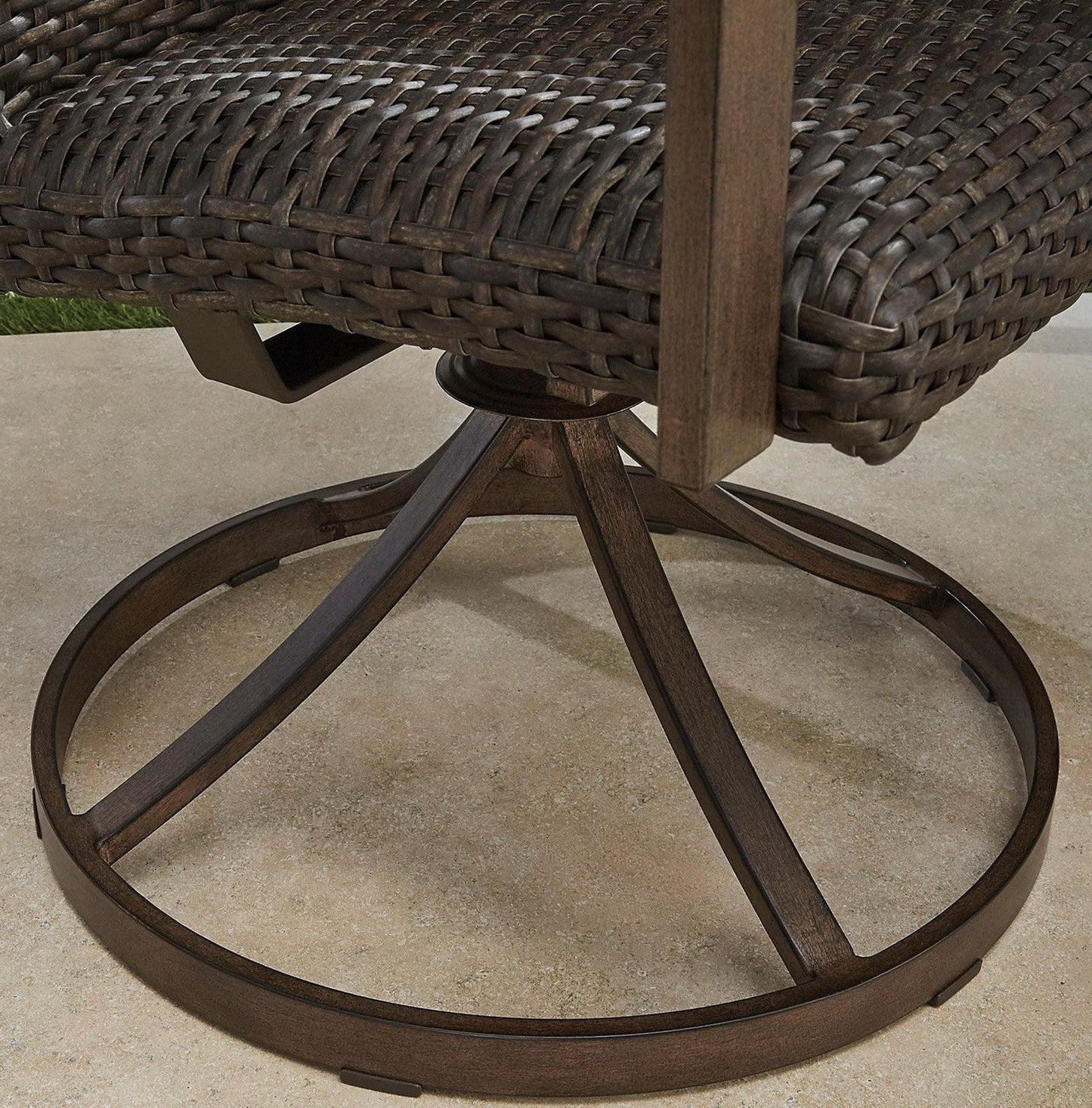 Outdoor Dining Furniture Set Table 6 Swivel Rocker Chairs All Weather Wicker