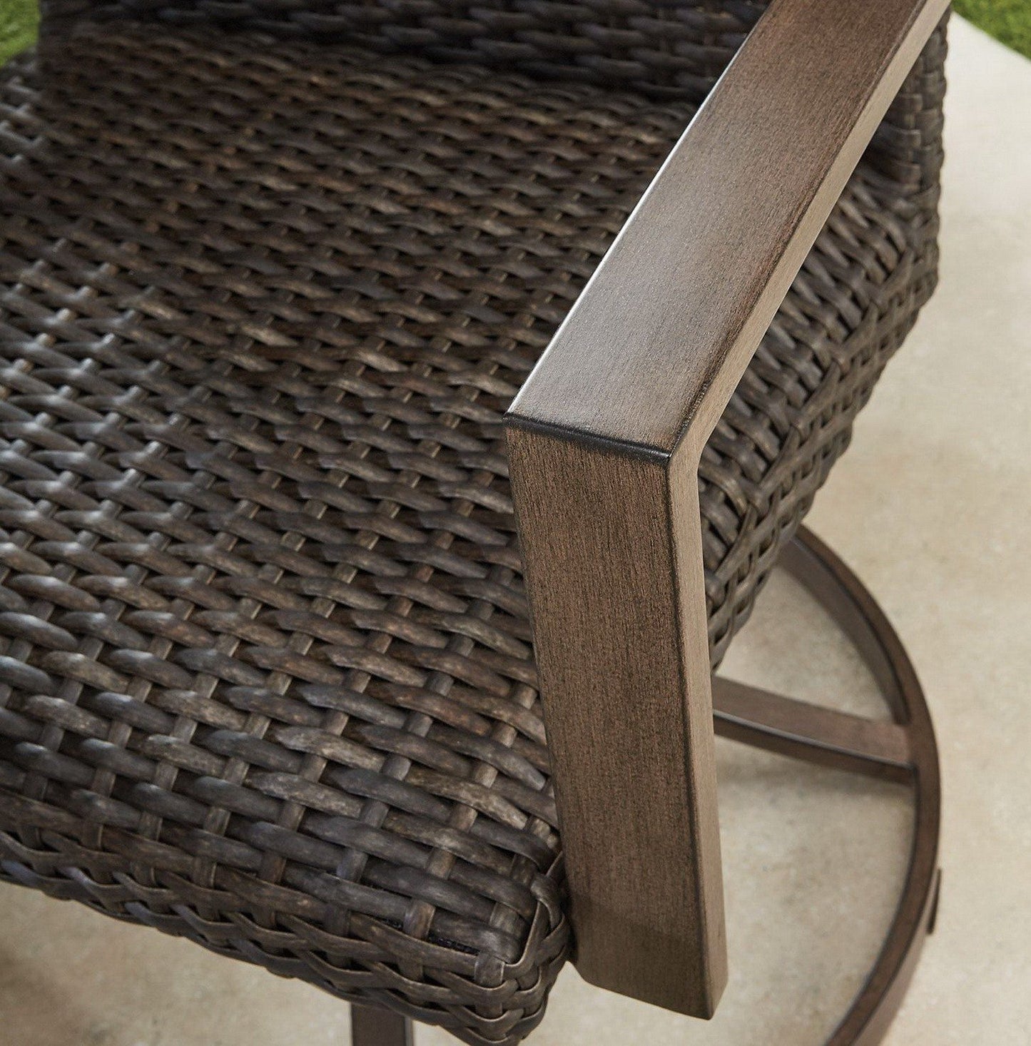 Outdoor Dining Furniture Set Table 6 Swivel Rocker Chairs All Weather Wicker