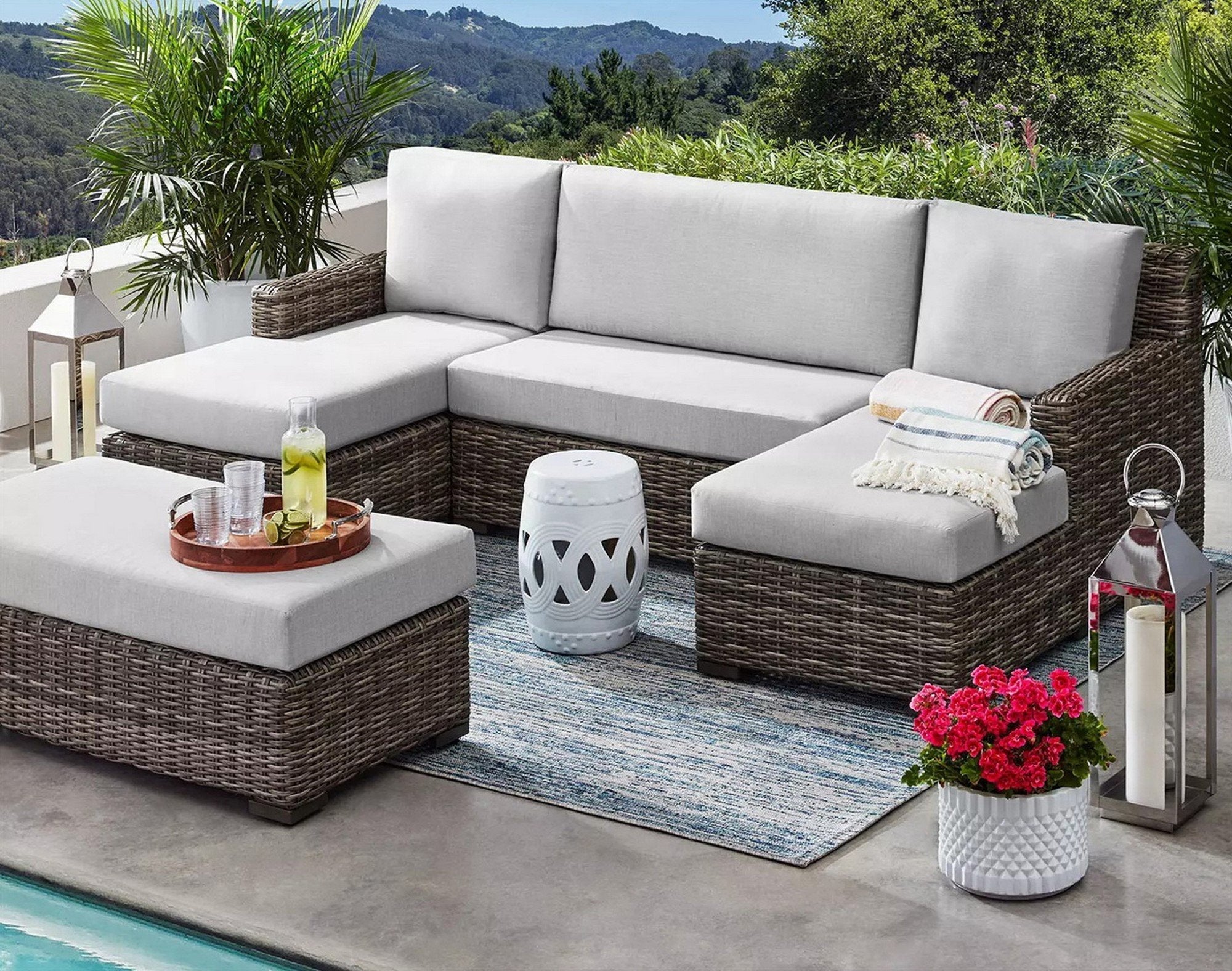 Halsted 5 piece store wicker patio set